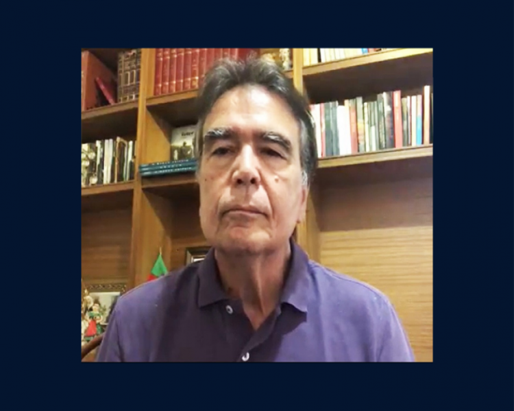 As duas faces da saúde: política social e espaço de desenvolvimento econômico As duas faces da saúde: política social e espaço de desenvolvimento econômico