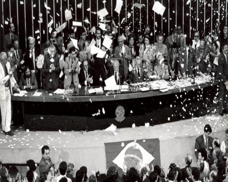 Promulgação-Constituição-1988-874x492