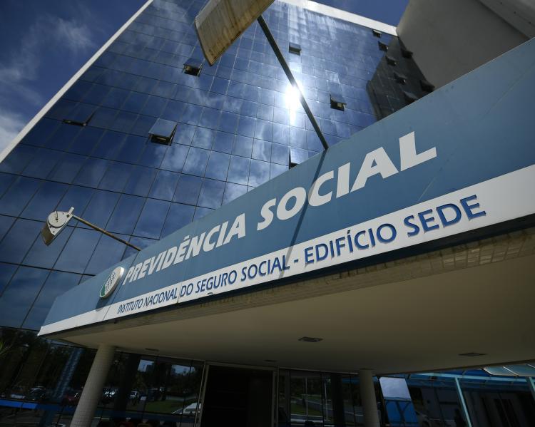 Recorte da fachada do prédio sede da Previdência Social