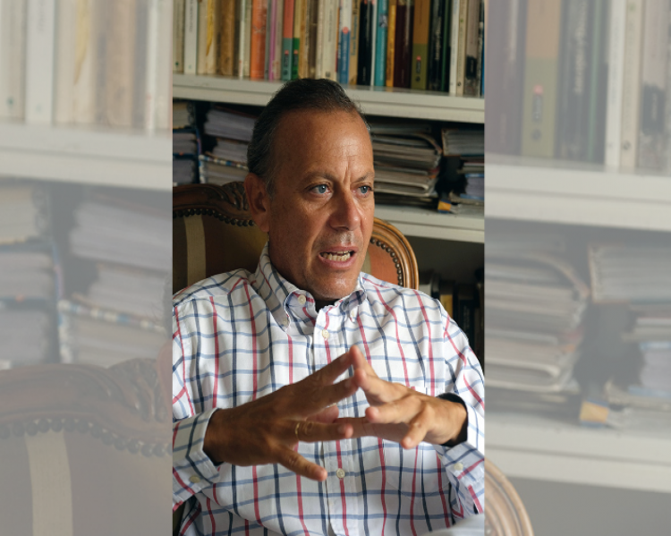 Federico Tobar, Asesor Regional en Sistemas de Salud y Medicamentos del Fondo de Población de las Naciones Unidas.